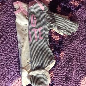 2 long sleeve shirts